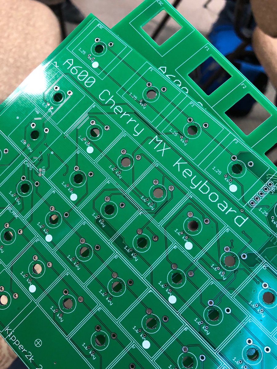 8BitRelics's tweet photo. Close-up on the new Amiga 500, 1200, and also 600 keyboards. #worldofcommodore https://t.co/r9TTyEHejF