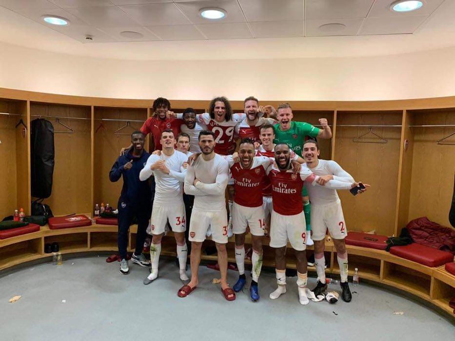 فرحة الفوز بالديربي من غرفة الملابس .. #ارسنال