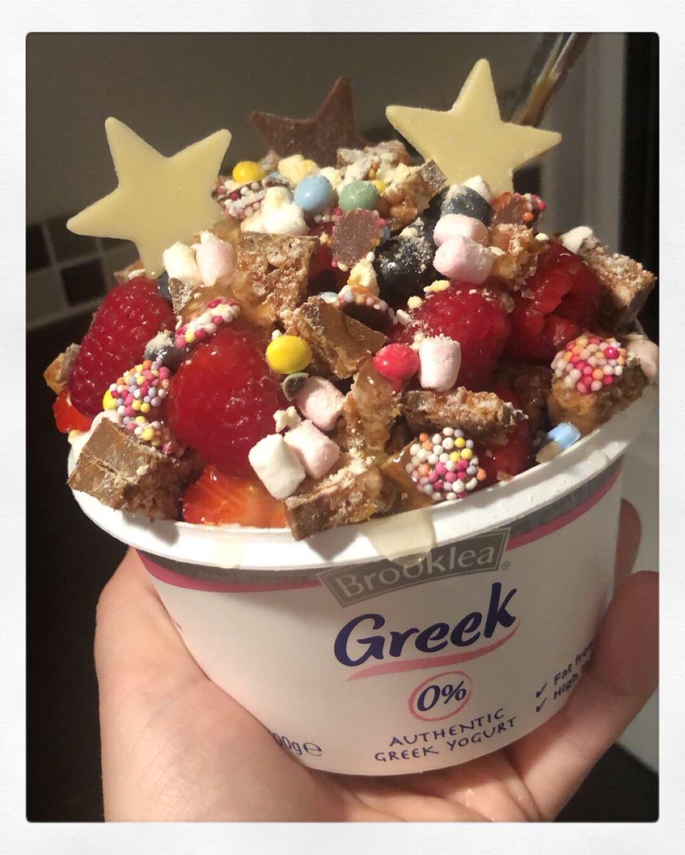emlewtaye82's tweet photo. Last nights #sweettreat I enjoyed the rest of my #syns of this bad boy 😍 definitely hit that sweet tooth 🦷 how can you not love #foodoptimising when you can enjoy this #guiltfree I love @slimmingworld it really is a fantastic #HealthyEating plan 💖 https://t.co/jcstFet24L