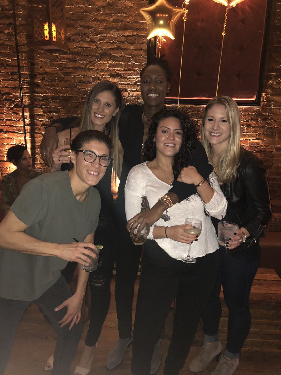 coachleahh's tweet photo. โค๏ธ happy early 30th @tinacharles31 ๐ #turtlepack #libertybelles #ck #family https://t.co/YnK6BBJ3Fz