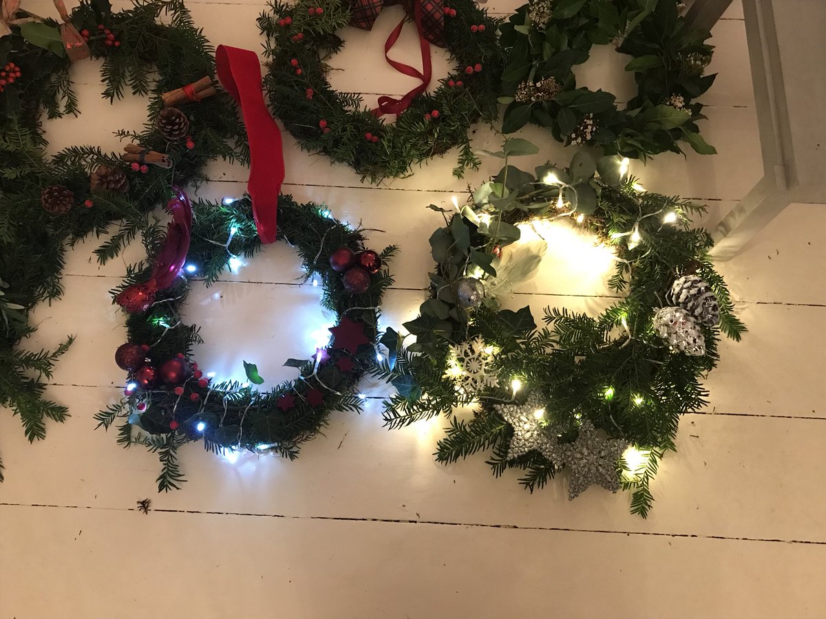 familyfeetsol's tweet photo. Today we started making Christmas wreaths. All so beautiful. Bonus we all raised £450 for a local charity #WUTH https://t.co/OXeyFIEkGn