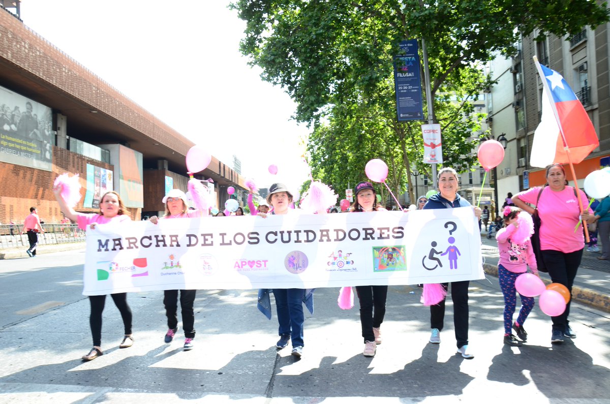 raraschile's tweet photo. El pasado 11 de noviembre se realizó la primera Marcha de los Cuidadores. Toda la información y fotografías en: https://t.co/46uvNXCkHu https://t.co/9qDBbGRS7i