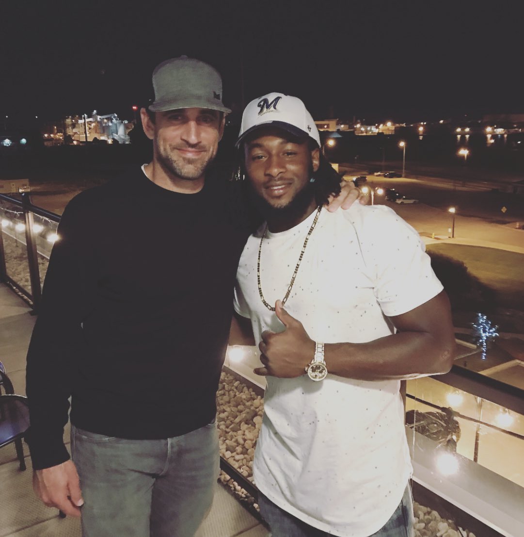 IKE_Packers's tweet photo. Happy Birthday to the two legends, Aaron Rodgers and Aaron Jones🎉 https://t.co/OCigezPiaX