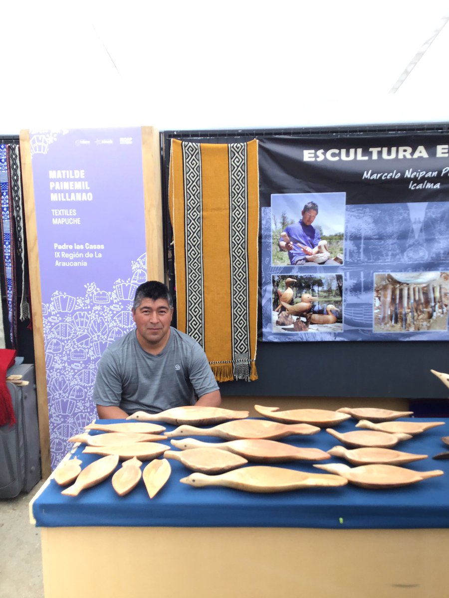 AkuchaPlateria's tweet photo. Comparto el Newen!!!!! Küme Newen #buena energía de nuestros pu lamngen #hermanos #mapuche #maestros #Artesanos #altaartesania Papay Matilde Painemil Rudy Naipan Lorenzo Cona Antonio Matamala en @ArtesaniaUC #parquebustamante #Stgowarriamew tod@s invitados 💙 https://t.co/4QMepOYIOO