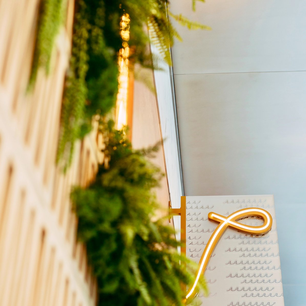 HulaPoke's tweet image. #howwehula
This way to your new favourite lunch spot 😉