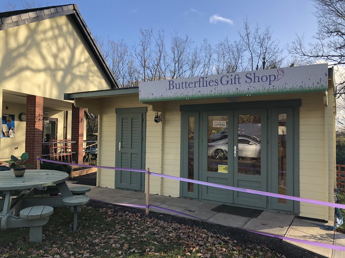 displayteamuk's tweet photo. Its important in Business, regardless of the challenges you face, Is to give back. Like helping @haltonhaven which is close to our hearts. Creating for free a sign for their new Gift shop to raise important funds for this amazing place #giveback @HaltonChamber  #displayteamuk https://t.co/DoEdAIV2nW