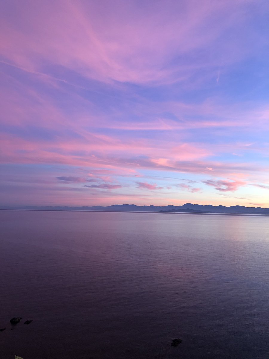 cucaglezo's tweet photo. @tiempobrasero colores del atardecer de Ceuta. 😍😍😍 https://t.co/PS1TsChRiI