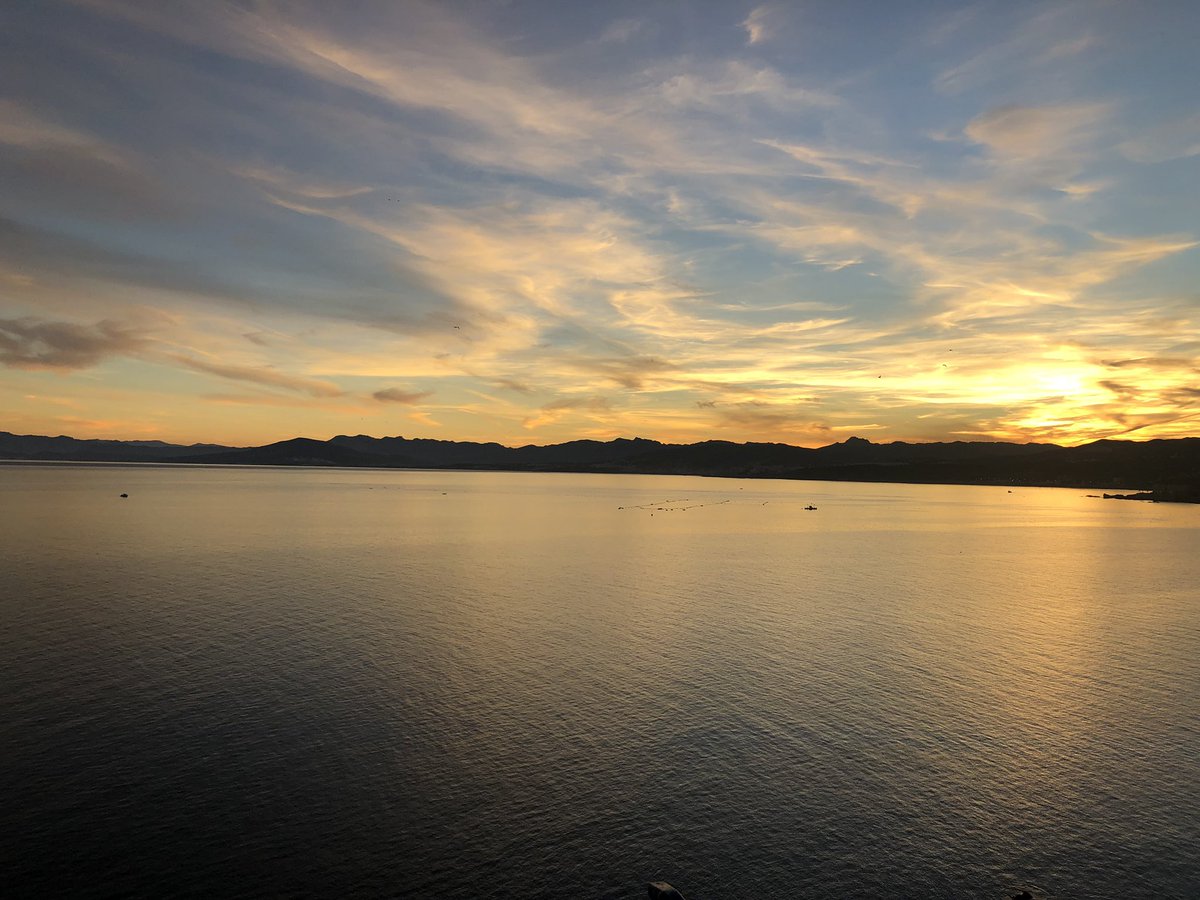 cucaglezo's tweet photo. @tiempobrasero colores del atardecer de Ceuta. 😍😍😍 https://t.co/PS1TsChRiI