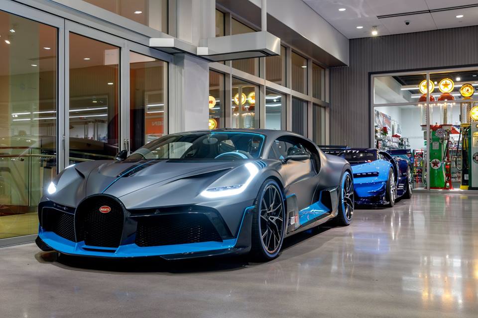 luxe_cars_com's tweet photo. At LA’s Petersen Museum the modern Bugattis. 
Like https://t.co/nCHj9AGT5h for more posts.
#supercars #fastcars #sportcars #luxurycar #exoticcars #luxurycars #dreamcars #суперкары #luxecars #luxe_cars #hypercar #hyperbeast #megacar #instacar #Chiron #BugattiVisionGT #Bugatti https://t.co/thXQEUXHHH