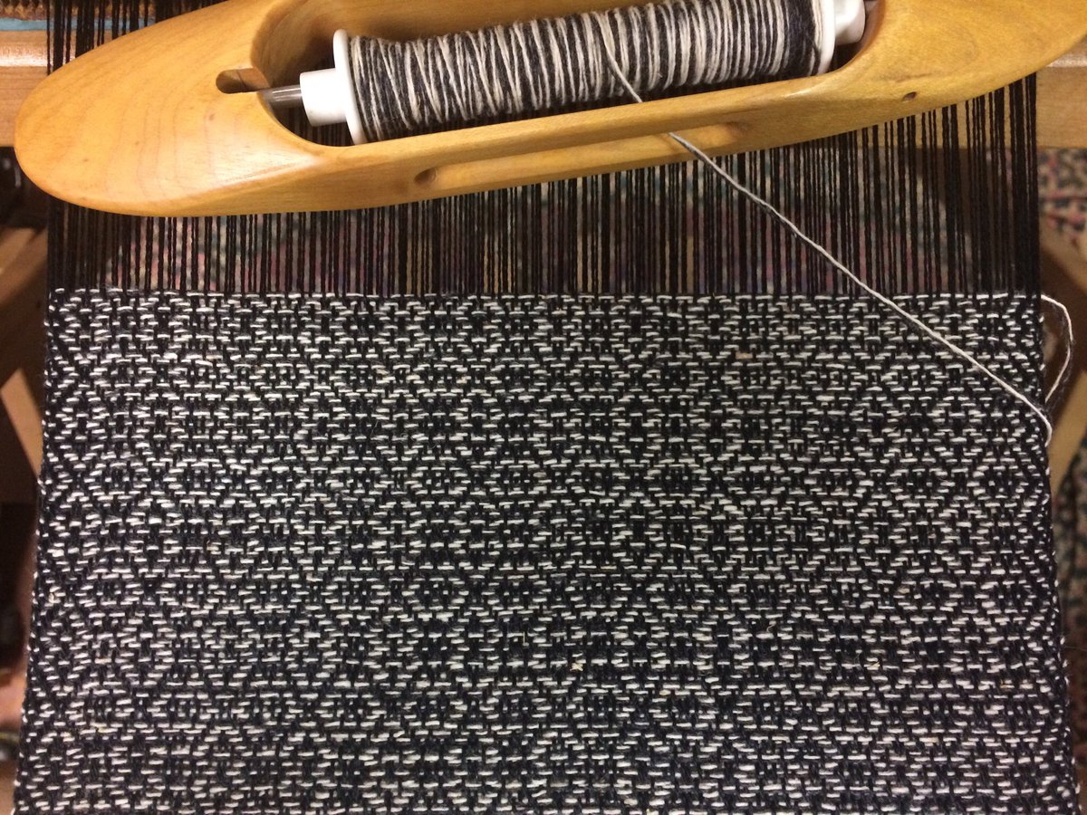 DaisyWeaving's tweet photo. Cashmere working up quite nicely on a tencel warp!  😍
.
.
.
#ahumbledaisy #handwoven
#woven #handweaversofetsy
#handweaversofinstagram
#weaving #weaver #handweaver #handweavers
#handmade #madebyhand
#etsy https://t.co/95RQ5DLCir