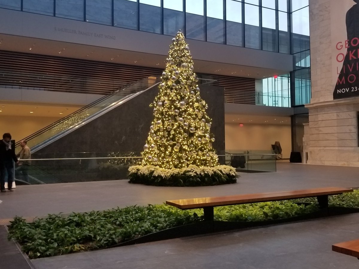 blackgirlinCLE's tweet photo. Yesterday I got rained out of #Circlefest. So spent the day @ClevelandArt. On my way to @inthecircle for a Cirlcefest do-over wish me luck 🤞🏾 https://t.co/dO0g4Ceb3W