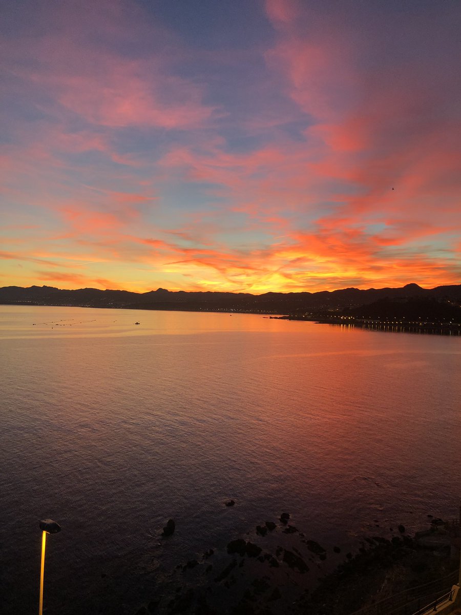 cucaglezo's tweet photo. @tiempobrasero Ceuta atardecee https://t.co/drpgcnUwoj