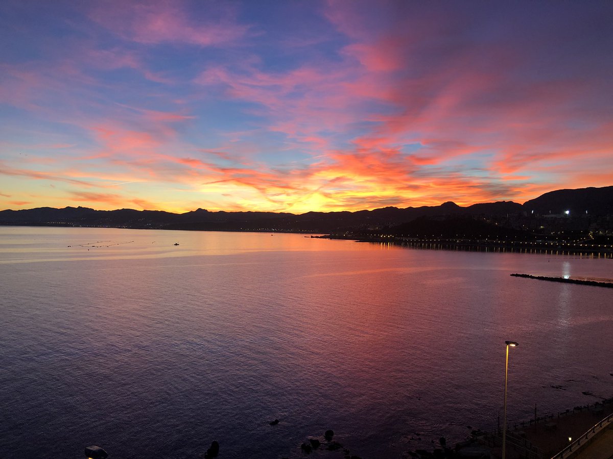 cucaglezo's tweet photo. @tiempobrasero Ceuta atardecee https://t.co/drpgcnUwoj