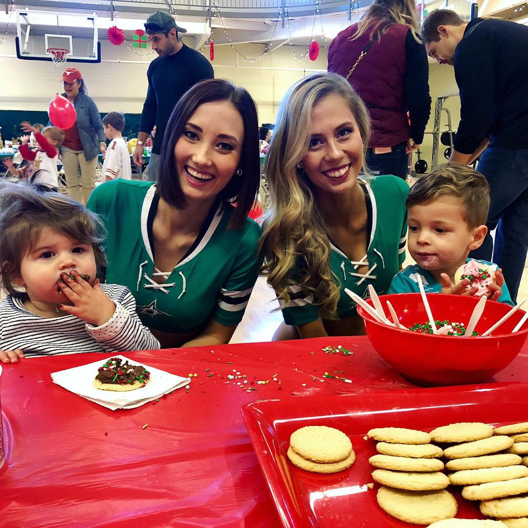 Our Saturday was filled with many wonderful appearances! Breakfast with Santa in McKinney, Floor Hockey in Denton and Merry Main Street in Frisco! 🍪🏒🎁 #tistheseason #DSIG #IceGirls