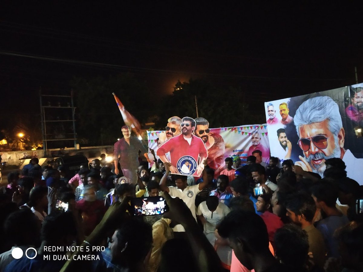 Viky219319's tweet photo. #motionpostercelebration this happens only for few #ThalaAjith #Viswasam #pongal2k19 #Rageison🔥 https://t.co/ivaUzNu6uB