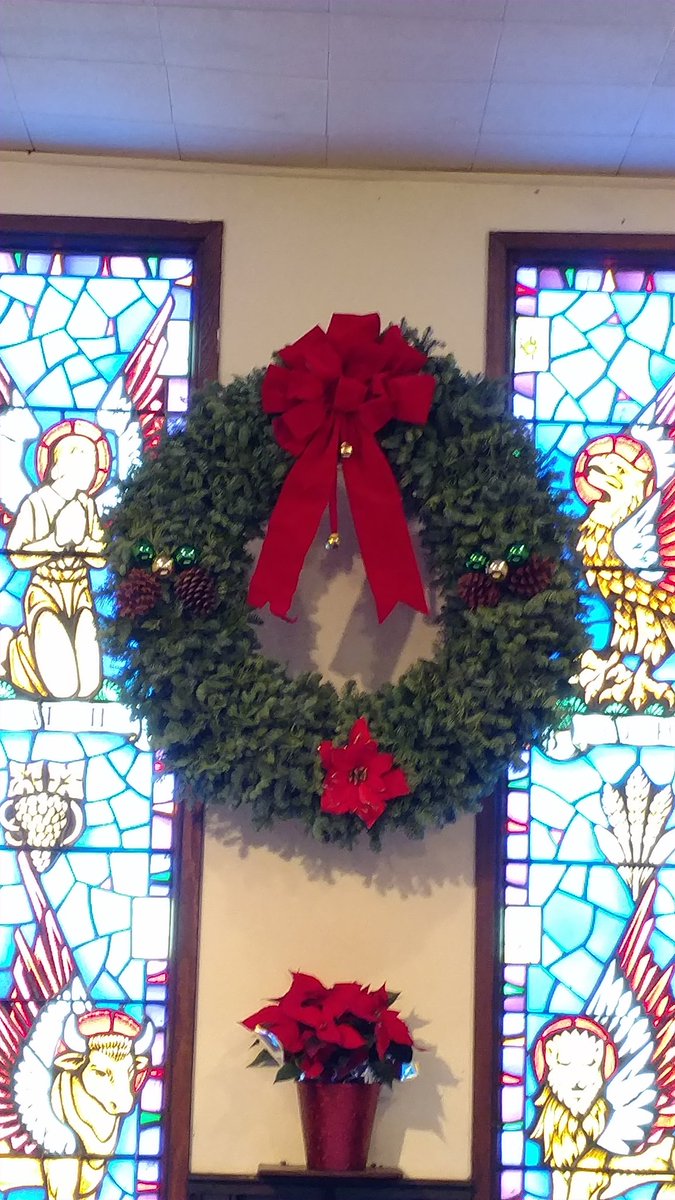 FerlinNeil's tweet image. Another wreath hung for church