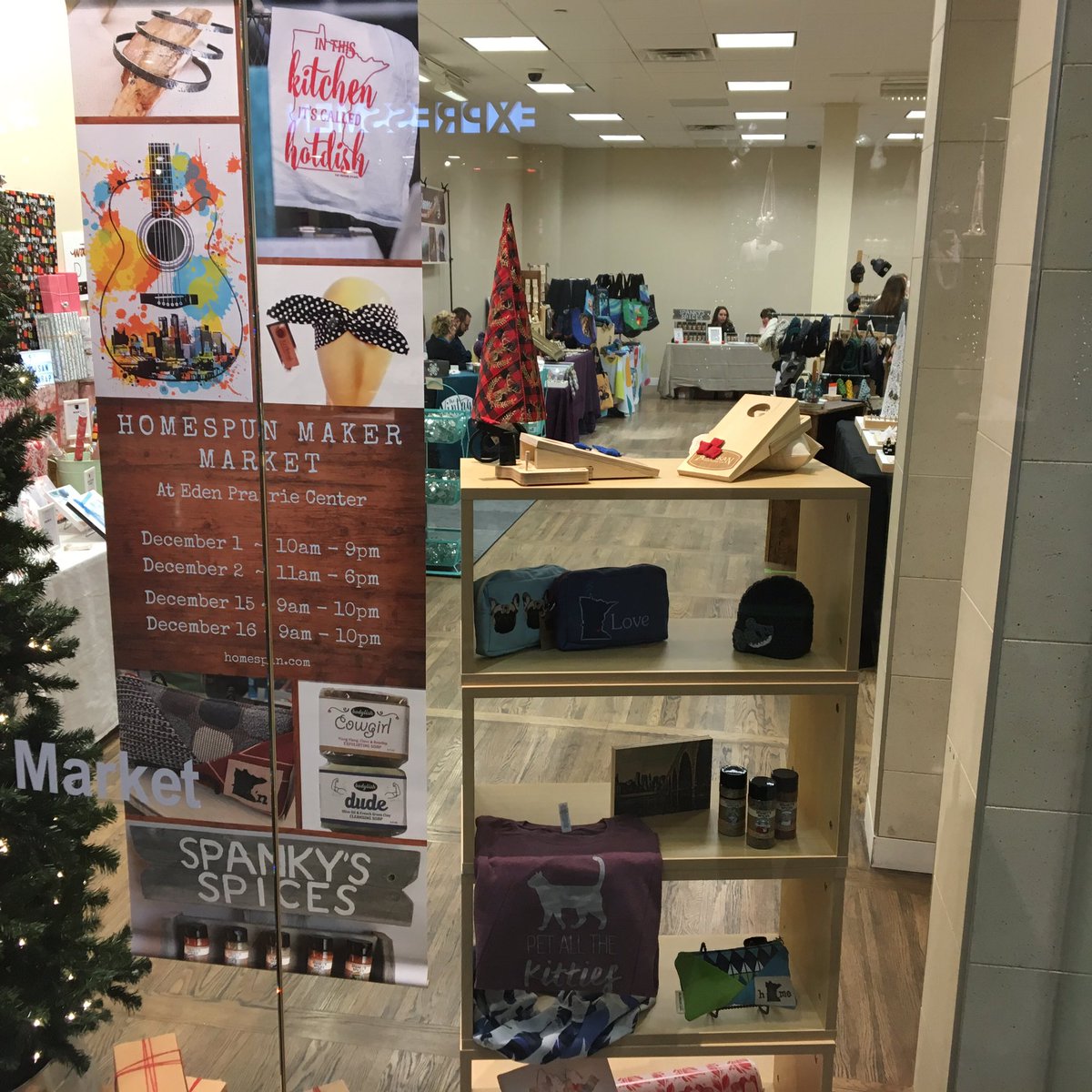 MiniBeerPong's tweet photo. Eden Prairie, dig yourselves out &amp; head to the mall for handcrafted locally made goodies &amp; gifts! https://t.co/4DsPsBg4ZC
