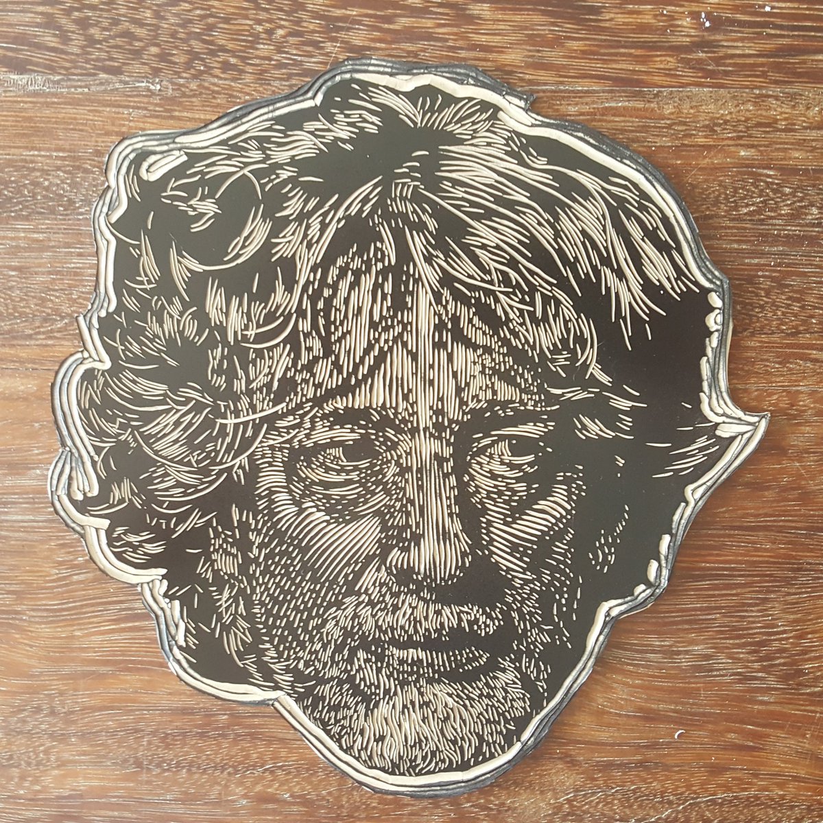 amarcusso's tweet photo. Third piece on the writer head series. 
This is my absolute favorite fantasy author. Neil Gaiman. Thank you for all the worlds and stories you create. @neilhimself #linoleum #linocutstyle https://t.co/RRMTY2mPnf