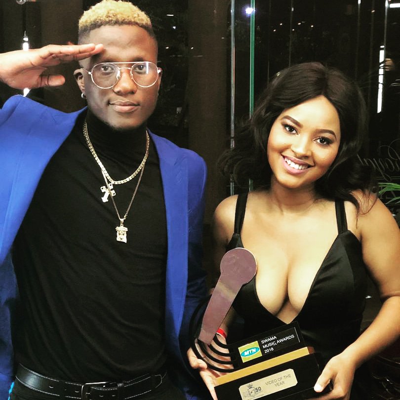 LyrikalBusta's tweet photo. 🏆🇸🇿 Thank you to err one who voted Ningente umuntfu ebantfwini ✨🙏🏾🎶🚨 #NewSkoolKXNG👑 #MTNSWAMA2018 #Emvembili #Video #DanceForMi #DanceForMiVisuals #MotionSkiesPictures #DrKwenu #LyrikalBusta #ESWATINI 🇸🇿⚠️🌟 https://t.co/BwcecfjgeN