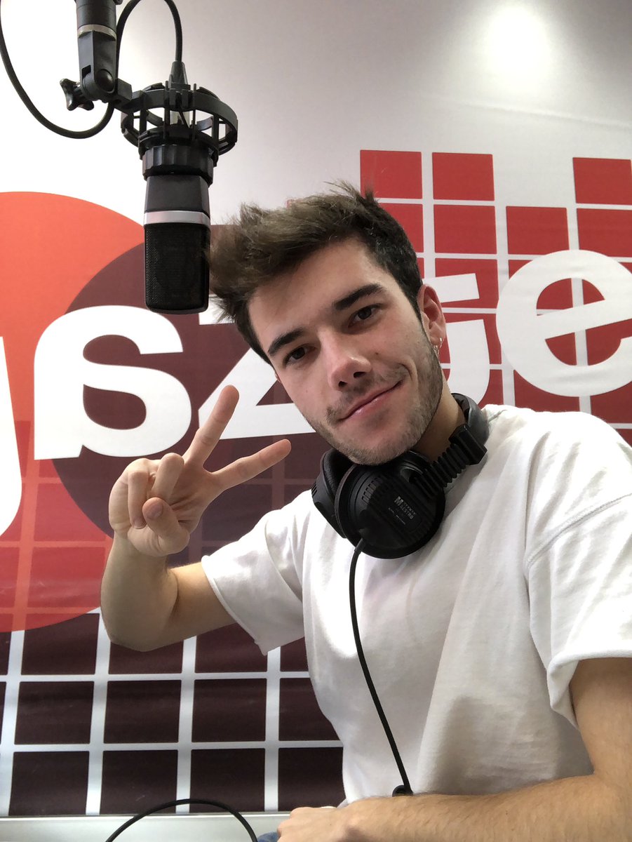 jon_fdez's tweet photo. Gaur #GazteaGo-en reggae musikari omenaldi txiki bat egingo diogu, baita @britneyspears-i eta @Aitanax-en #Trailer-ari ere! Ez galdu π 19:00tan @gaztea-n! https://t.co/zS1CBA8Mjt