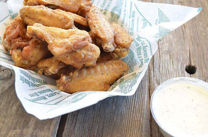 WingstopDB's tweet photo. Like if lemon pepper is your favorite https://t.co/y5b1VLkH9l