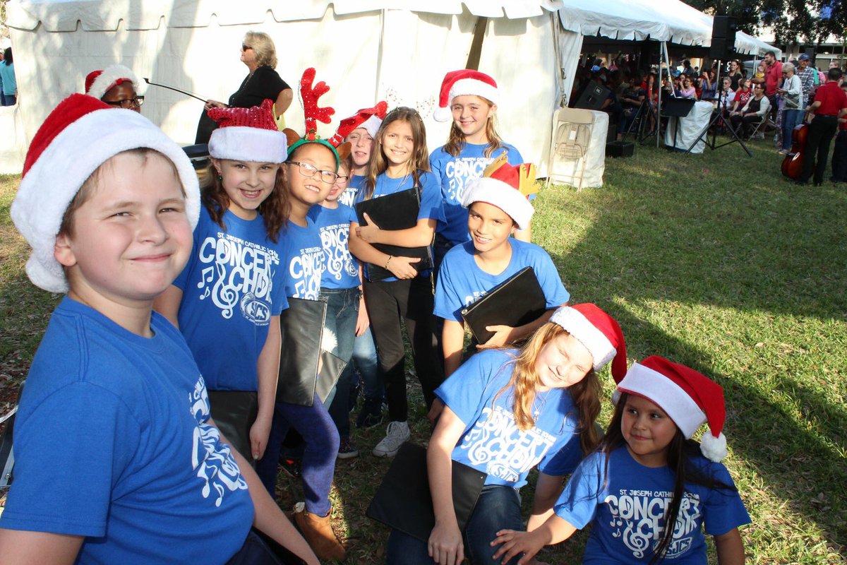 stjosepheagles's tweet photo. Our concert choir performed at Carols in the Park! https://t.co/ir41yajxin
