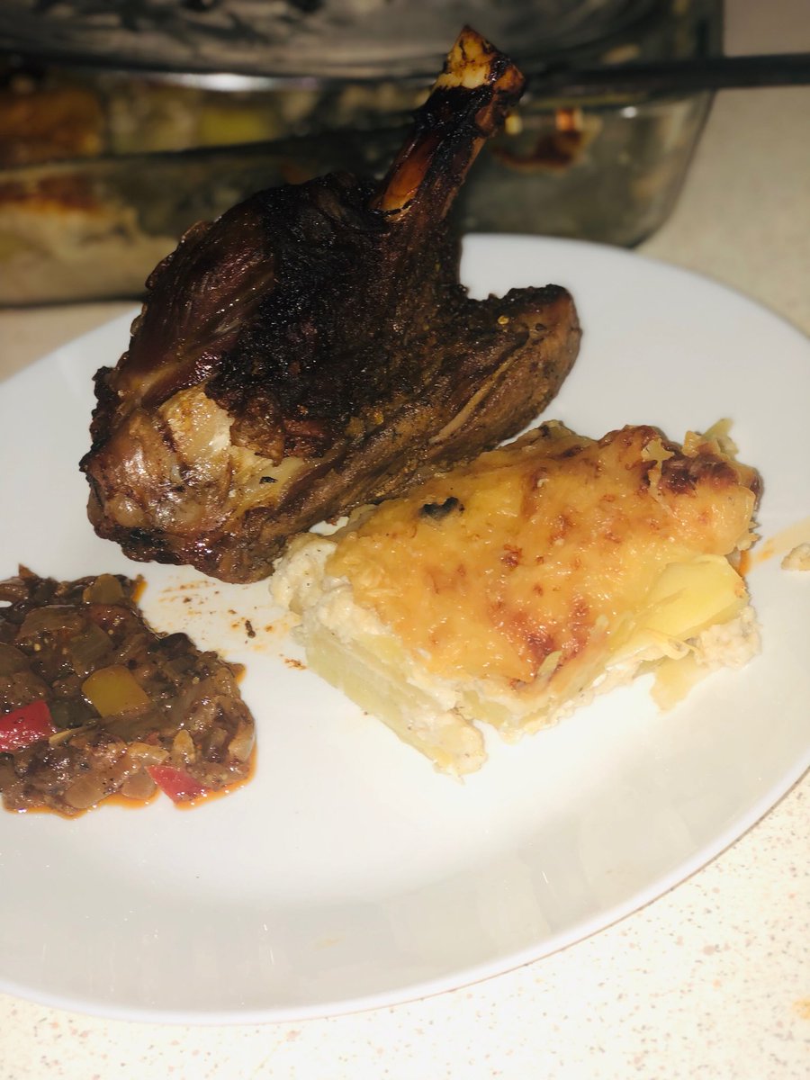 LexusLord's tweet photo. Mon premier souris d’agneau au Massala.
👨🏾🍳🙈.
#ChefLilou https://t.co/ISi8tXdCB3