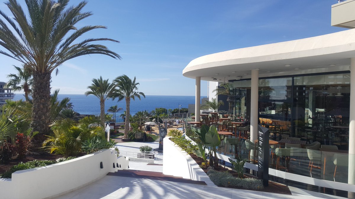 tweetthefashion's tweet photo. Wow! Awesome long weekend trip to @HRHtenerife who said December is miserable? https://t.co/F4MCNZG0UR