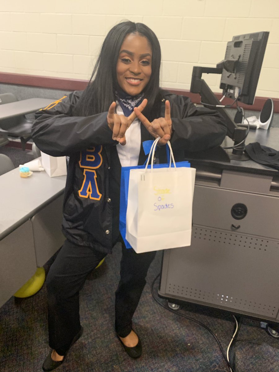 ja_bri_a's tweet photo. You are now looking at the newest member of Phi Beta Lambda Business Fraternity, Inc., Xi Xi Chapter. |50 A.G.E.N.T.S. - 5 Failures| #11 Shade of Spades ♠️| Thank you to Mom and Pops and all my aunties and uncles 💙💛 #AAMU #DoItForDex https://t.co/eeeqjbIqGn