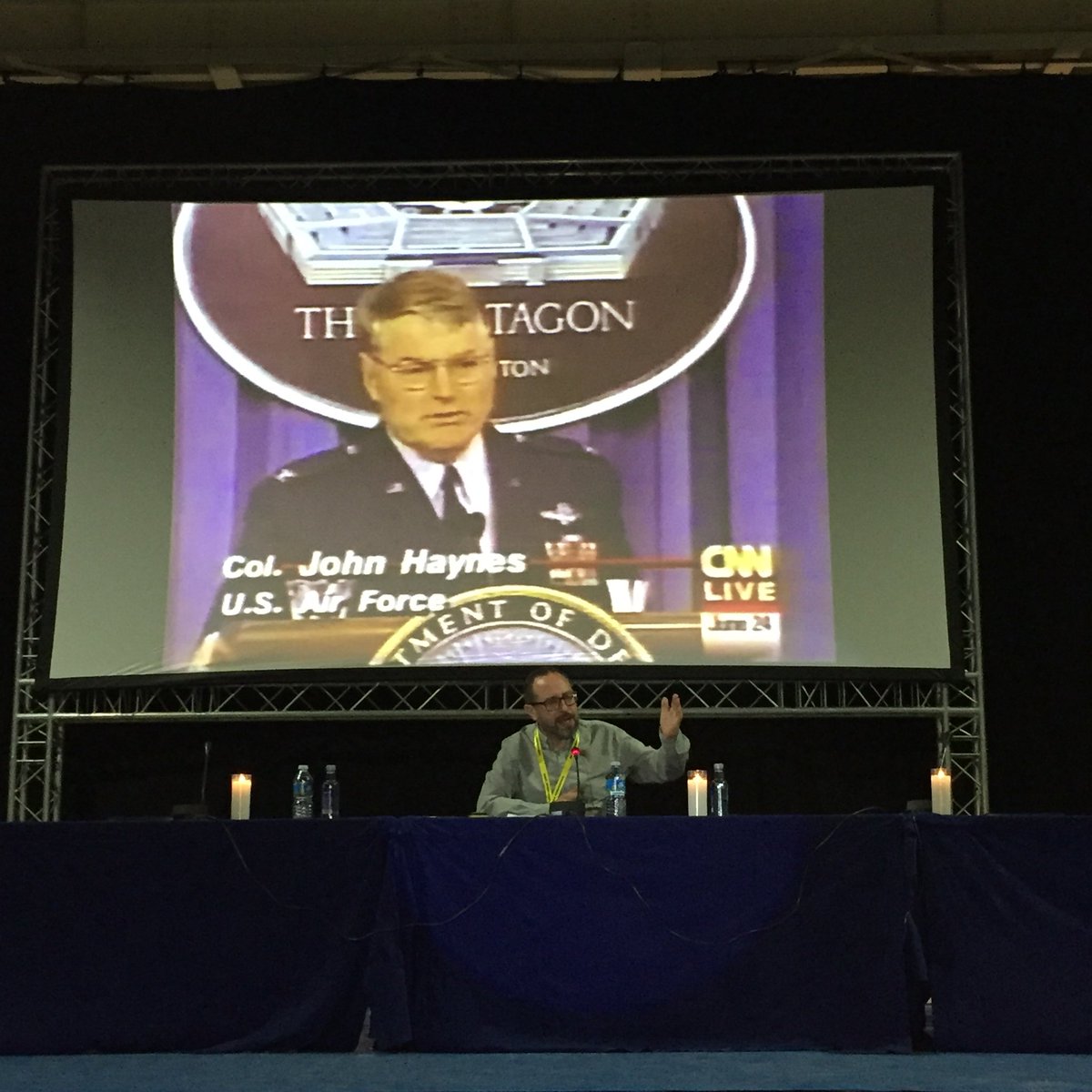 Magic_Fira's tweet image. 🛸Recibimos de nuevo a @josepguijarro para hablar de “Ovnis. Un reto para la Defensa”
#MAGiC18