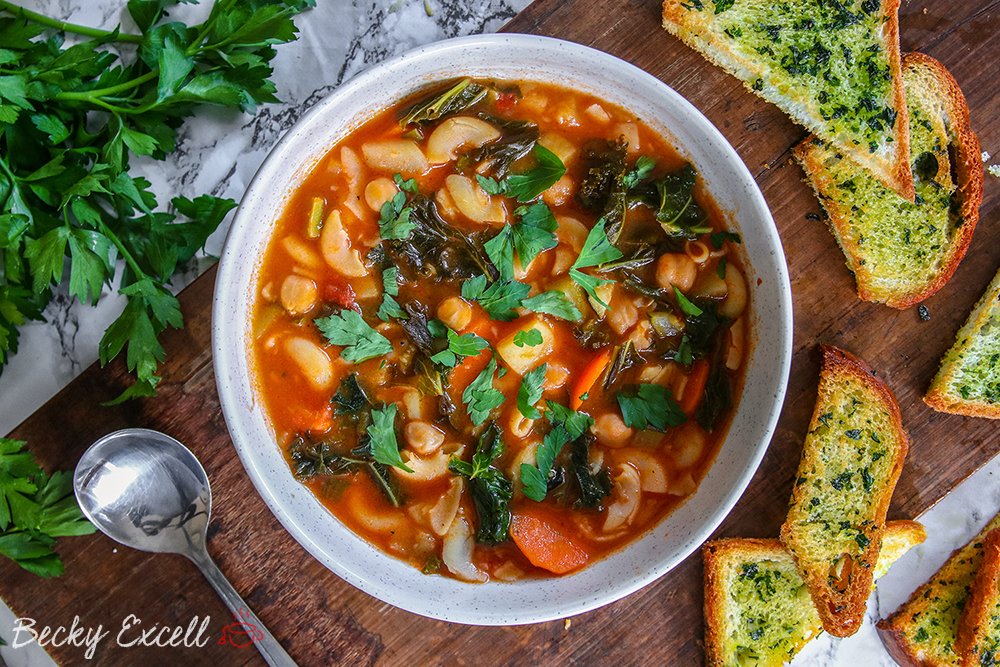 Here's my one-pot gluten free Minestrone recipe with herby croutons using @JuvelaGF bread 😍👇🏻 #ad
glutenfreecuppatea.co.uk/2018/12/02/glu…

How long has it been since you had a Minestrone soup? I hadn't had one in something like 7 years ☹️ but it was worth the wait!