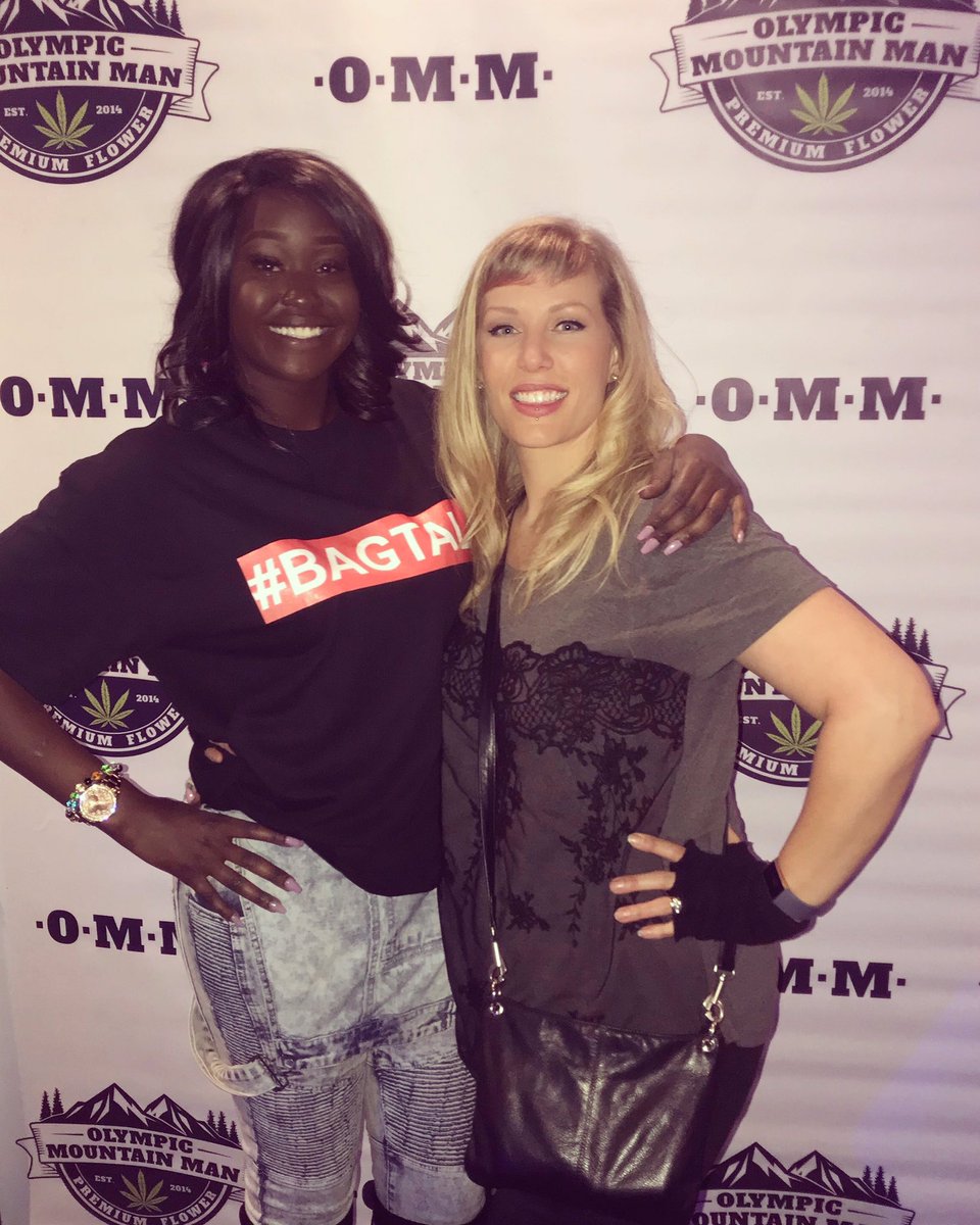 O•M•M made new friends at The Hidden Bush’s Secret Sessions night over at The Brothers Gemini. Thank you Miss Jeena for sharing that smile and good times with our Port Angeles crew. #ourfriendsarethebest #OMMF #ommfarm #olympicmountainmanfarm #Cannabiscommunity