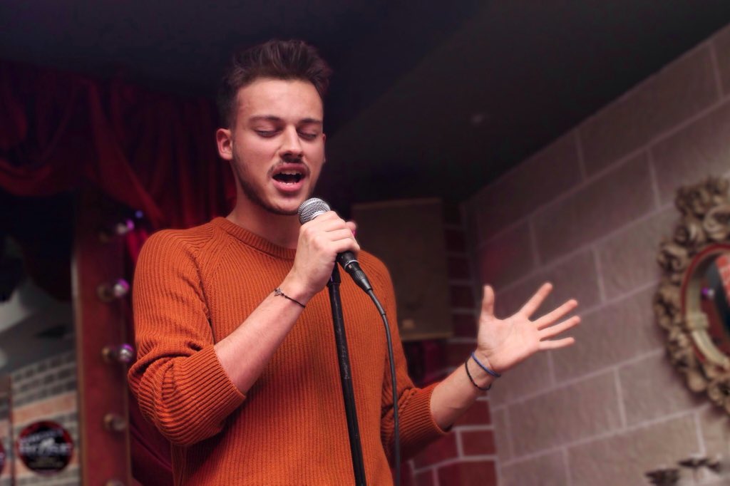 chrissskiwi's tweet image. So here I am singing #AlwaysRememberUsThisWay for the first time live in front of a crowd. Wild; I hope I sounded good tho