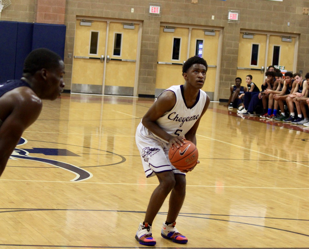 Unit1HoopSource's tweet photo. 2021 6'4 W Glenn Taylor Jr of Cheyenne high has a lot of tools to work with. Played very well in the @LegacyTip Classic, the key for this young man success is stay in the gym! #MediaCoverage2018 #702hoops The Northside of Town has some very good looking prospects #Underrated https://t.co/pnJlHx8kyZ