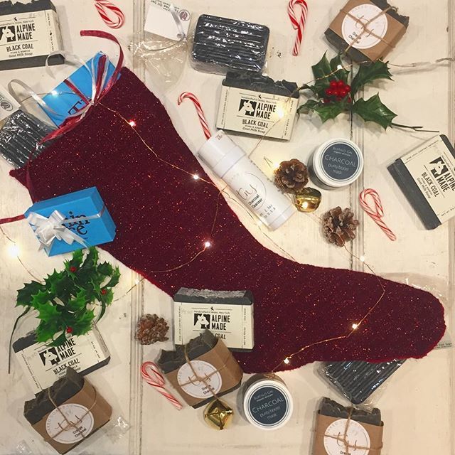 thinicegiftshop's tweet image. ‘Tis the season for giving...even to those who deserve coal in their stocking! #humbug 🎁

Activated Charcoal cosmetics are very popular right now and great for a deep clean and detox during the cold winter! 
#gettingcoal #holidaygifts #stockingstuffe… ift.tt/2zG6OLT