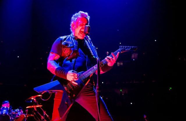 DarkSanti97's tweet photo. James live. #Worldwired #MetInSLC #MetallicaRules ππ»ππ»ππ₯ππ»πβπ»οΈπ₯ https://t.co/4bnUjVDh90