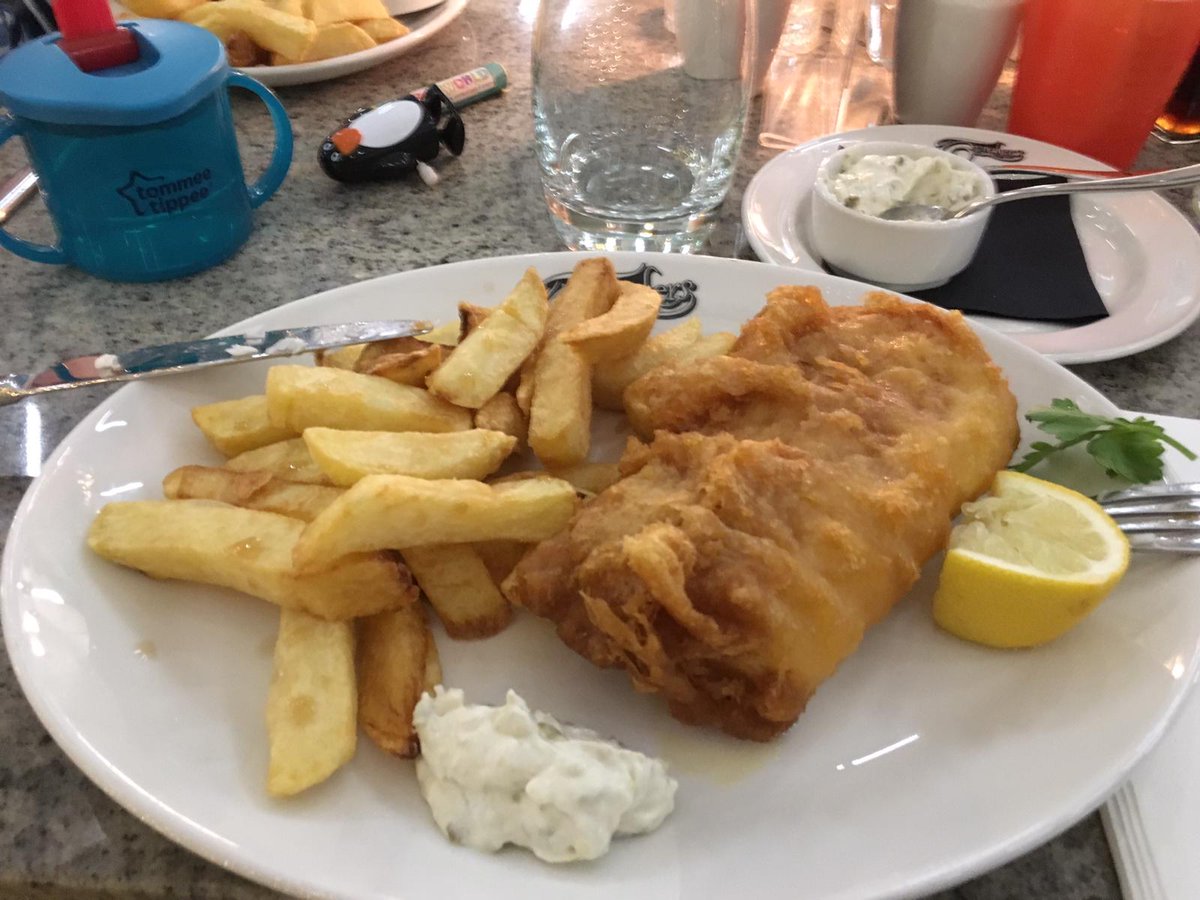 DavidHemming7's tweet photo. Great food, friendly service, spectacular surroundings and one very happy little boy @MySpanishCity https://t.co/jphScZNhJB