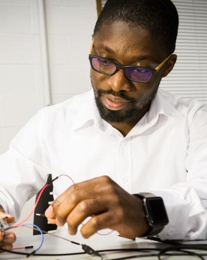 Following Randi Williams, we will have Justice Amoh , PhD candidate <a href="/dartmouth/">Dartmouth 🌲</a> with a background in machine learning and signal processing, as oral presenter !
His talk will be about "an Optimized Recurrent Unit for Ultra-Low Power Acoustic Event Detection"
