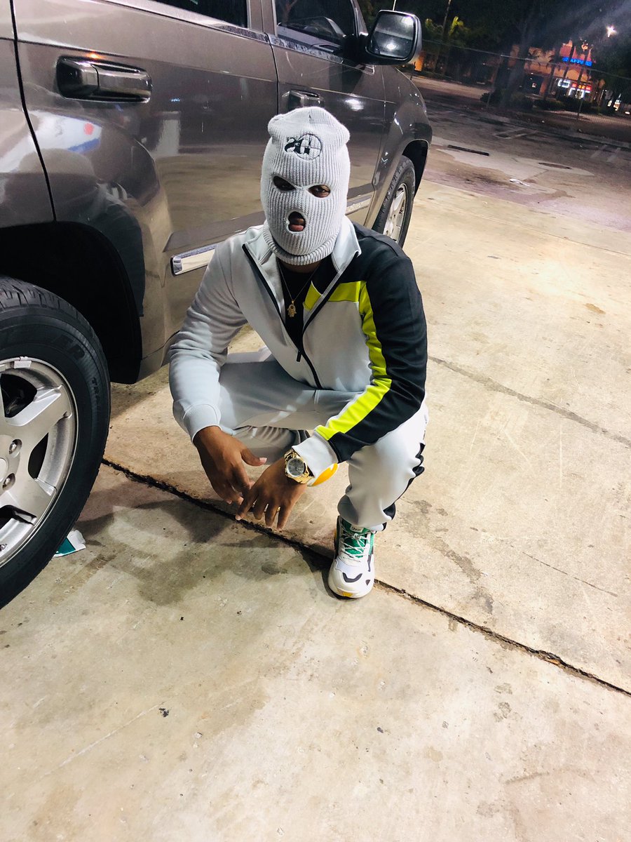 Biznessman_Drew's tweet photo. I appreciate all the the birthday wishes on my Jordan year yesterday...... thank you! ๐ฅณ๐๐ง#23 #SaggSeasonโ๏ธ #SniperUnit https://t.co/ttPRmlzcRF