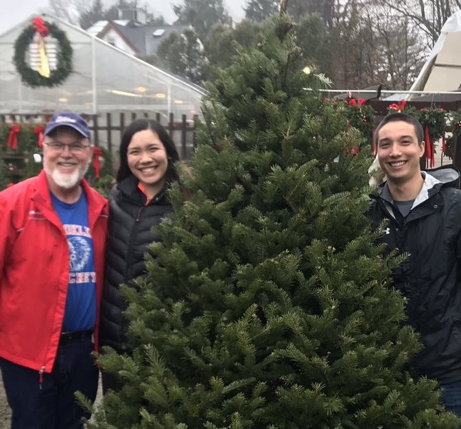 HankWH's tweet photo. It took a little time to find the perfect one, but with Christmas Consultants Adam and Jessica helping out we got a beautiful tree today! #jessicasfirstrealtree #theapartmentsmellsgreat #Santaandhishelpers #MerryChristmas2018 https://t.co/Dl2zIWi2UJ