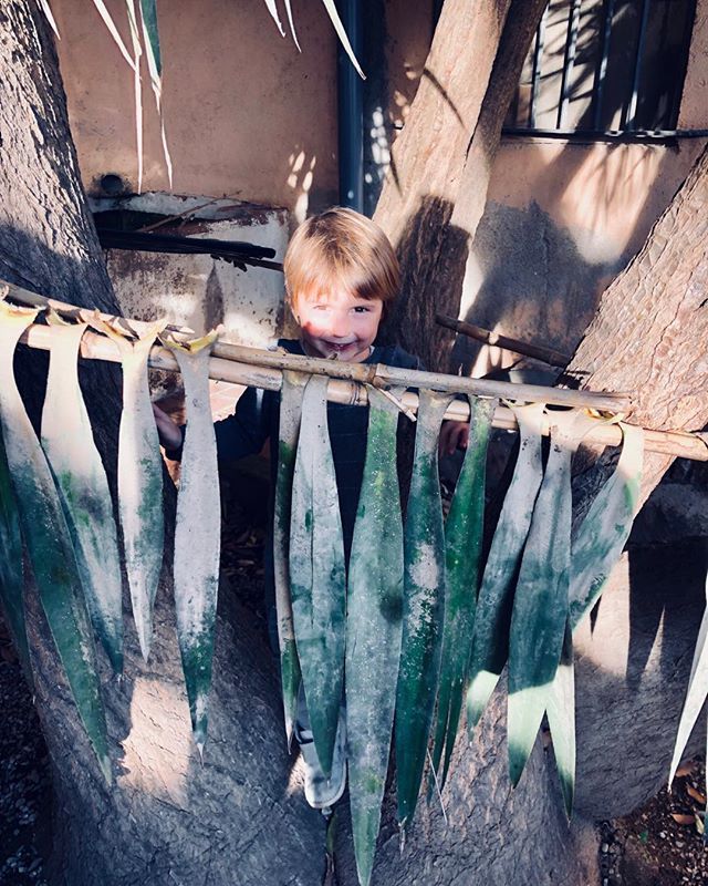 inesaking's tweet image. Building a little peoples house... ift.tt/2Ua76TI