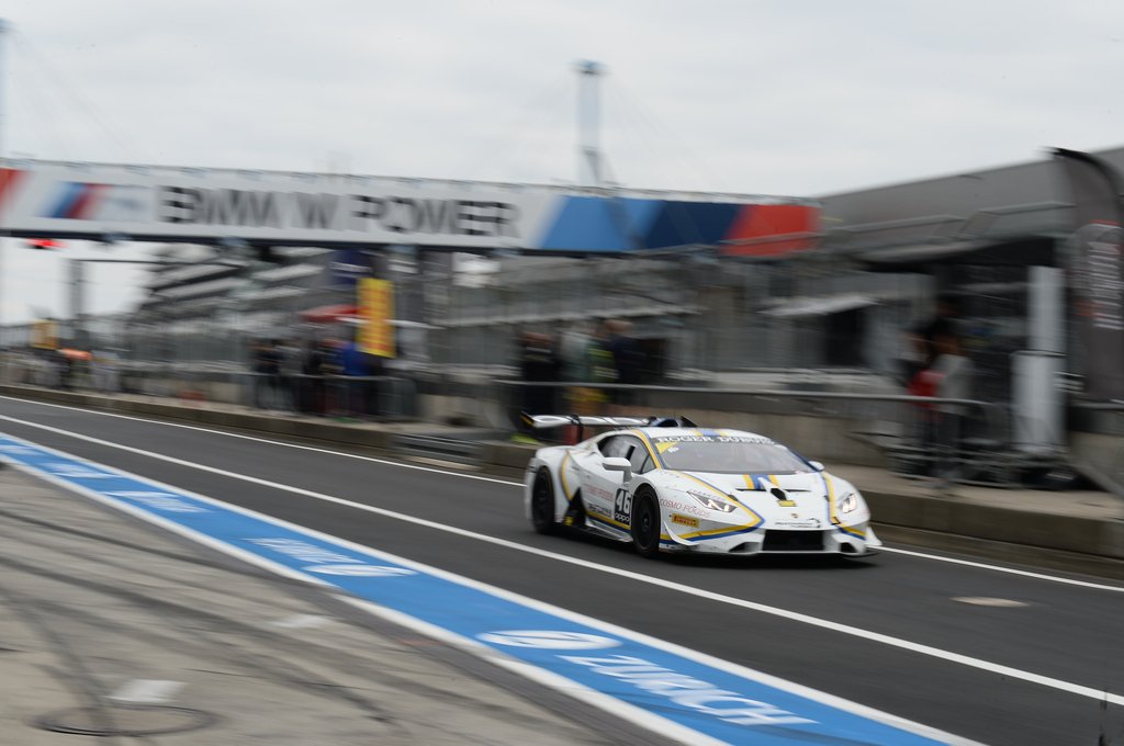 MacbethRacing's tweet photo. Flashing back to Nürburging GP track like...
 #latergram #racing #carporn #bmw #carsofinstagram #becauseracecar #supercars #huracan #lambo https://t.co/DJ34nTPDN4