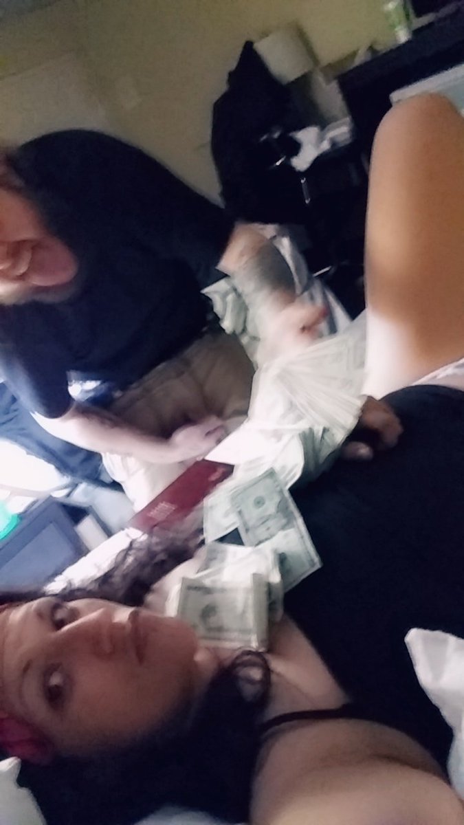 MoneyTeamGo1's tweet photo. I dont play about money message me for details go check ojt my instagram 20mob_hsrdhitta been dpin this #reallife #cashapp #paypalflip #paypalme #CashappSunday #cashappflip #venmo #flipyourmoney #flipyourcash https://t.co/dpYdn2PEtS