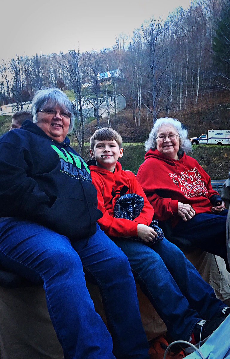 PoundRiverChrch's tweet photo. The Pound River Church Gospel Ship🛳sailed in both the #Haysi and #Clintwood parades this weekend! #faith #hope #love #peace #mercy
📷: @MLYTAY94 https://t.co/7W3G4qkDc7