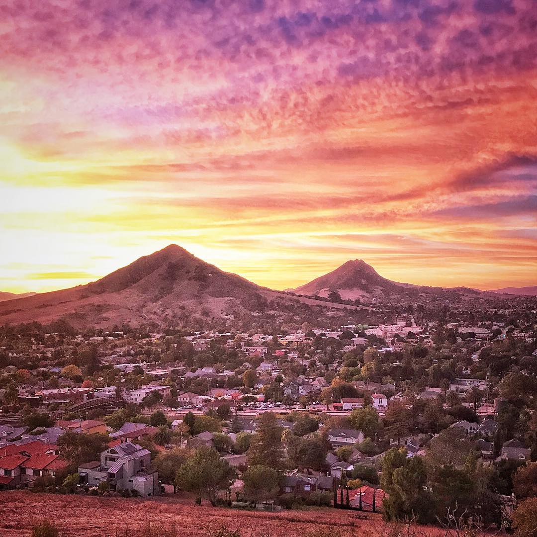 Cotton candy or a SLO evening sky? Even we can't tell. #ShareSLO #SundaySunsets #CerroSanLuis
Photo // wildflowerfolie