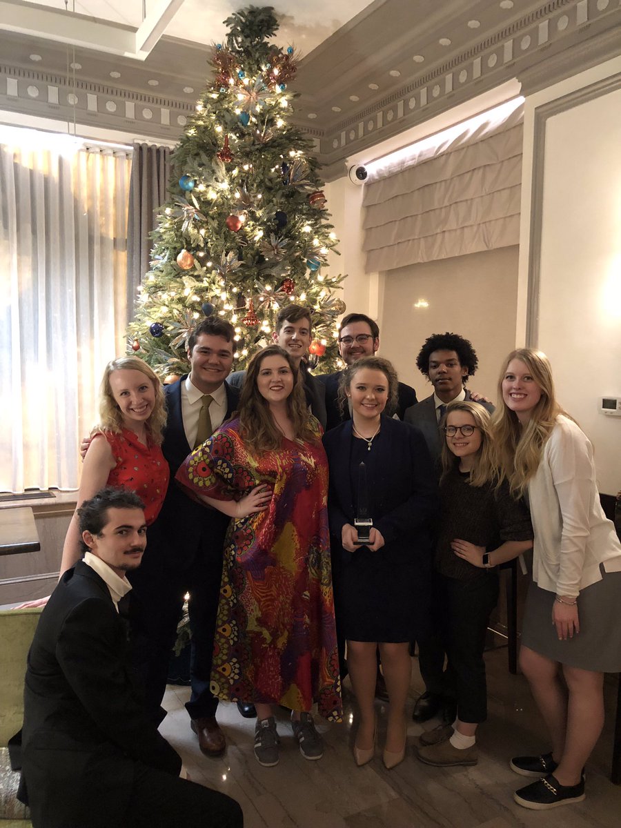 RhodesMockTrial's tweet photo. This weekend, Team 872 travelled to @VaMockTrial #GAMTI Tournament. I’m happy to report this lovely crew picked up 4th place, winning every round against Harvard, NYU, Cal Berkeley, &amp; Ohio State!!! Congrats to these amazing, hard-working students!!!! #RhodetoPhilly @AMTAMockTrial https://t.co/dyffJqVEoO