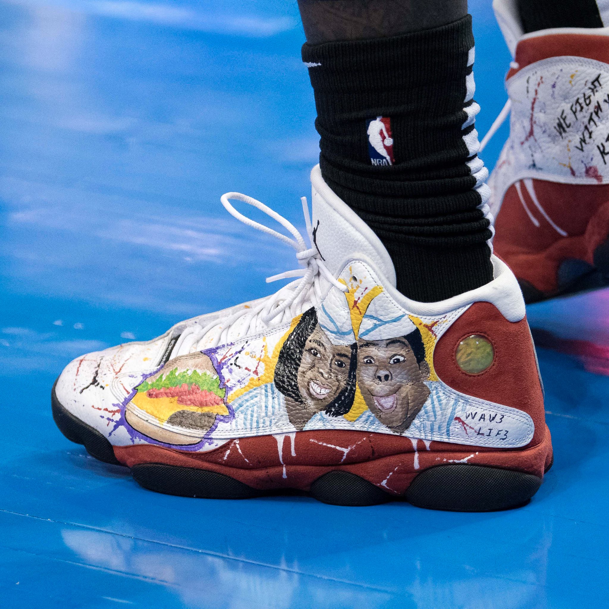 SoleCollector.com on X: #SoleWatch: @MONSTATREZZ wearing custom “Good  Burger” Air Jordan 13s against the Mavericks. 📸: @jeromepmiron   / X