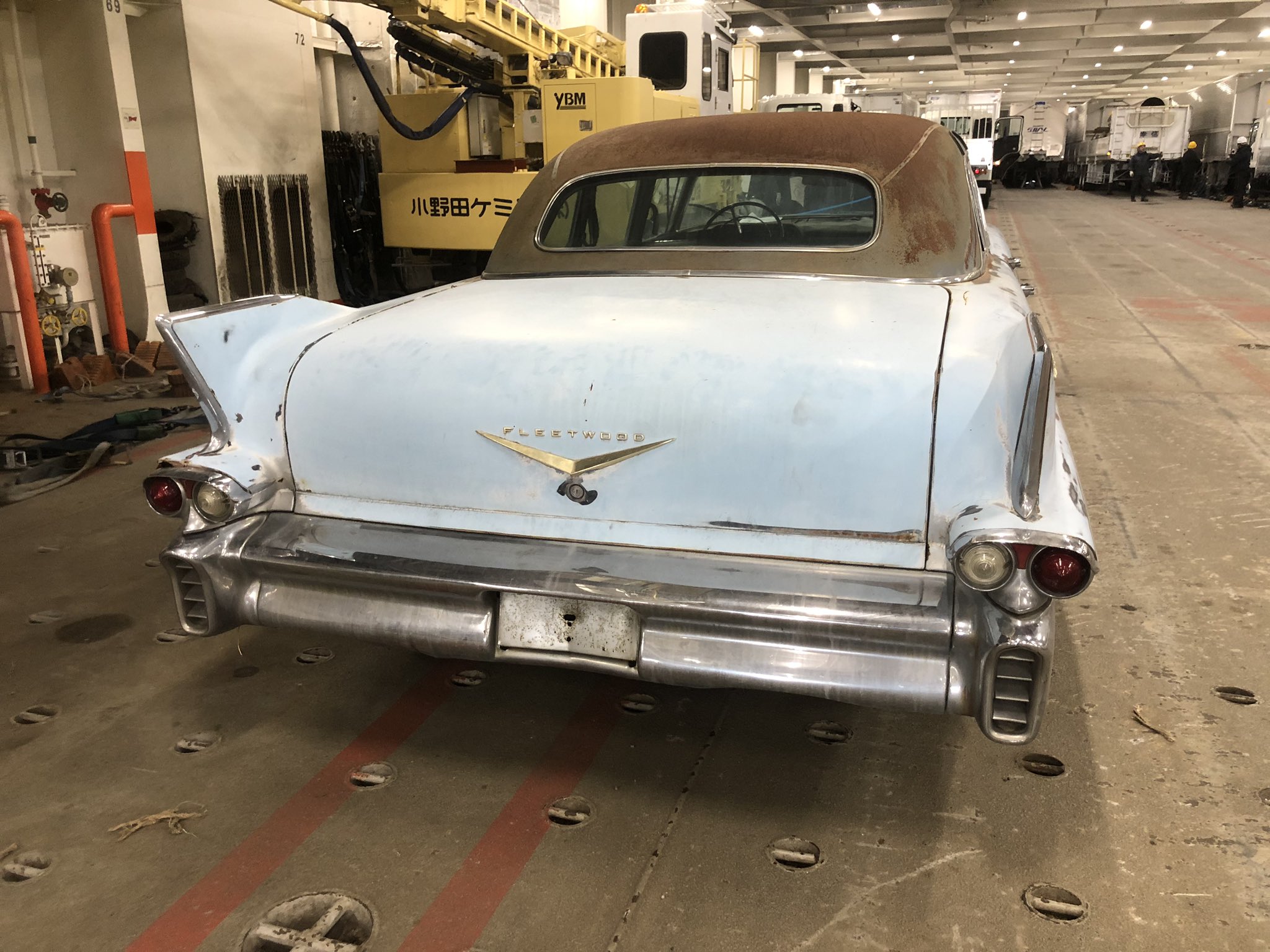 たぁ 陸上生活中 در توییتر 今日の一台は キャデラック フリートウッド 1950年代の車ですかねぇ アメリカから安く買ってきてレストアして売るのかなぁ Todayscar Cadillac Cadillacfleetwood Oldcar Rarecar Americancar Seamens