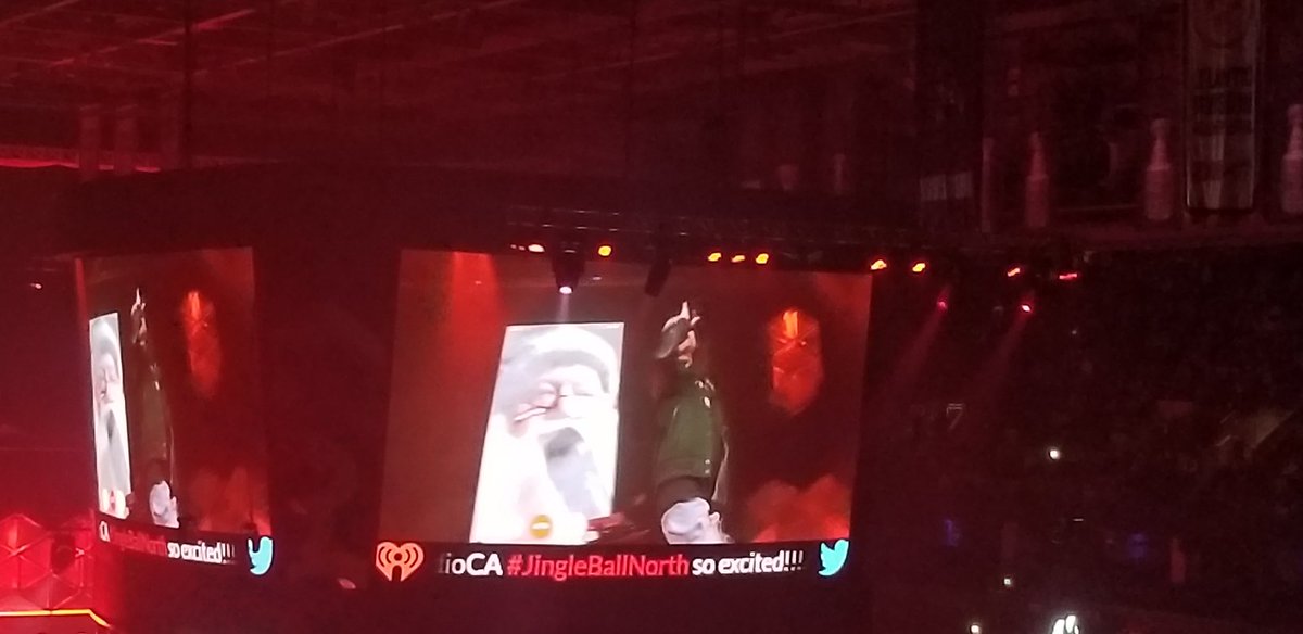TheresaSeto's tweet photo. Bülow and Santa! #JingleBallNorth https://t.co/jElJqWX5eY