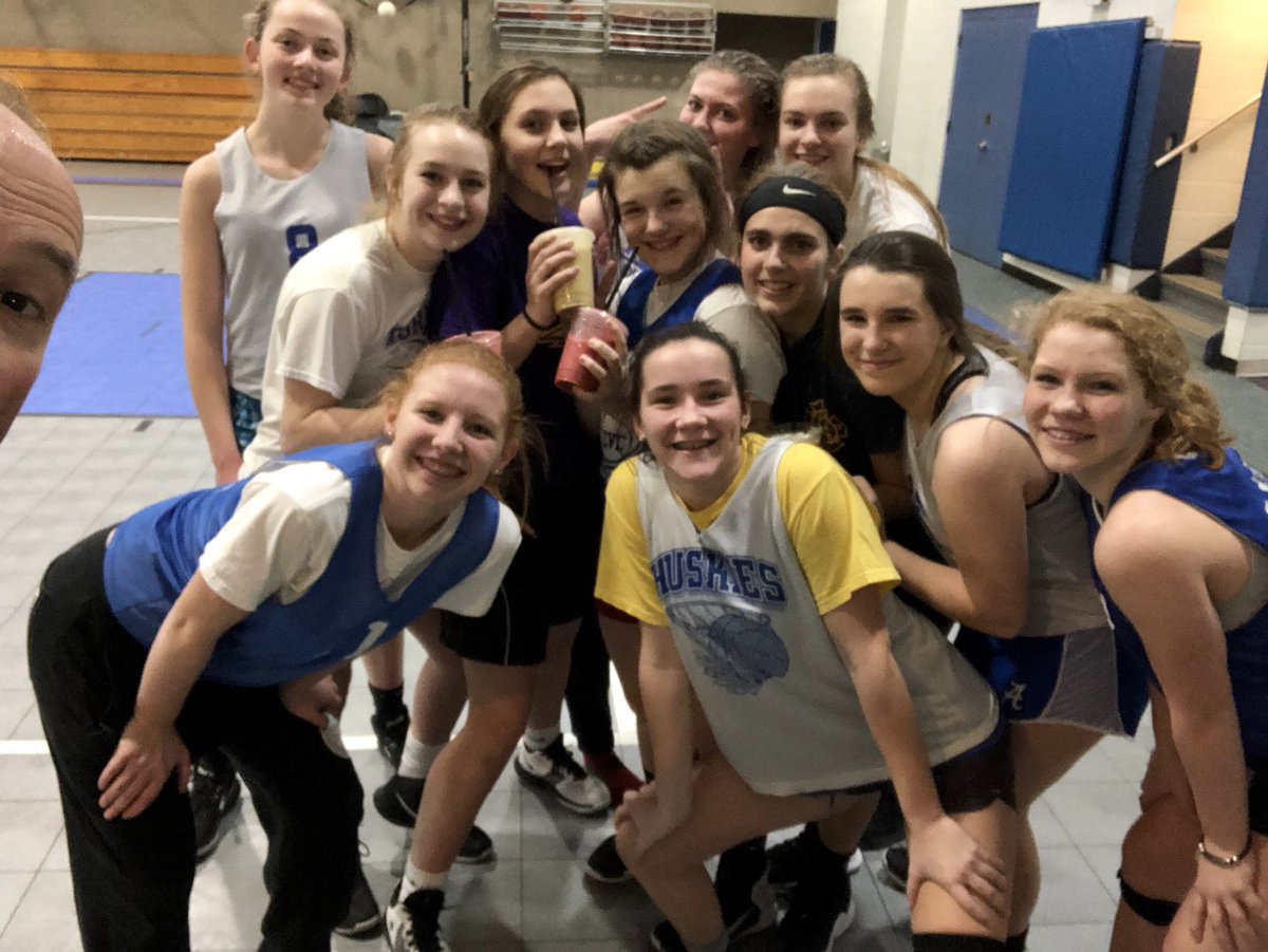 HonorRespectLLC's tweet photo. #SundayReps. Hats off to the 13 that put extra time in today. Reps/Time make you better, Honesty/Communication make us stronger. #FoundationOf18 @nikol_betsworth @KenzieLown @ryleekehoe @jess_rp12 @abby_pospisil @AbbyScroggs @nataliekelly62 @DelaneySchefers π https://t.co/IVlCzHUB8M